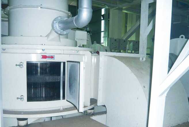Линия сортировки карбоната кальция с шаровой мельницей с зернистостью 8-90 μm и производительностью 30 тыс. тонн в год для российской компании